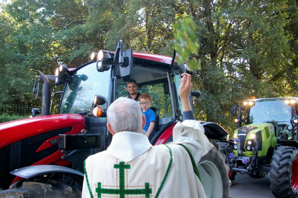 Benediction tracteur 3 pardon st Eloi 2sept